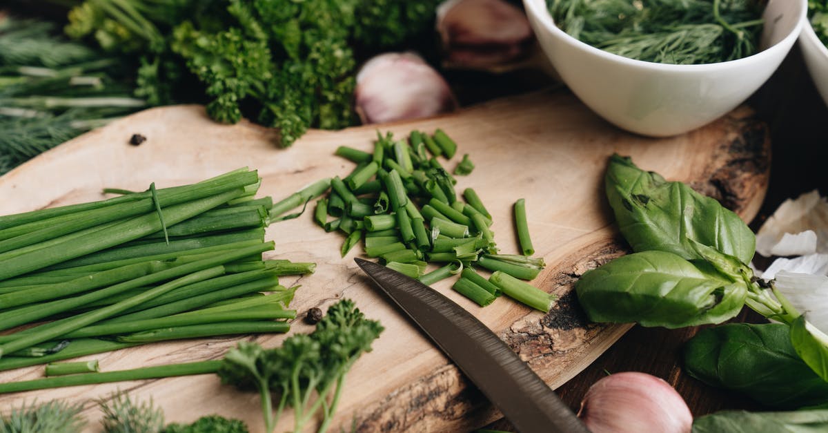 Using parsley and thyme in a brine - Close-Up Photo Of Chopped Chives Using parsley and thyme in a brine - Close-Up Photo Of Chopped Chives