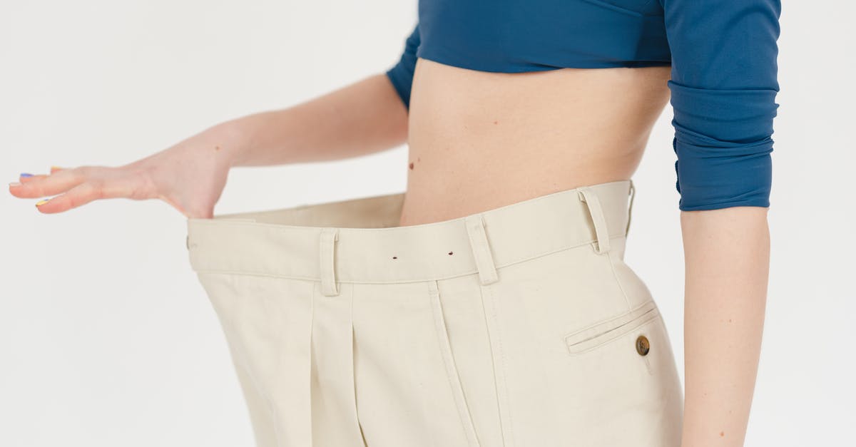 Varying pungency with size - Crop woman in oversized pants Varying pungency with size - Crop woman in oversized pants