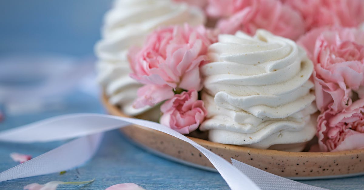 What are food combinations that trick your taste buds into tasting sweet? - Sweet zephyr on decorated table What are food combinations that trick your taste buds into tasting sweet? - Sweet zephyr on decorated table