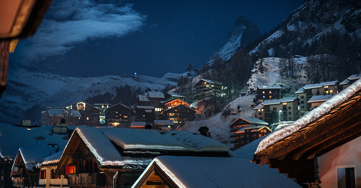 What are the natural and artificial sugars? - Village with residential houses on snowy mounts What are the natural and artificial sugars? - Village with residential houses on snowy mounts