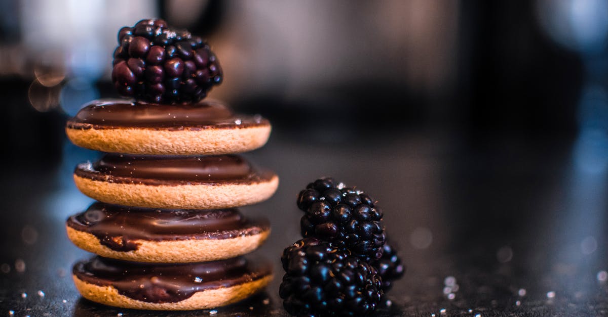what is the best method to coat biscuits in chocolate - Raspberry on Cookie what is the best method to coat biscuits in chocolate - Raspberry on Cookie