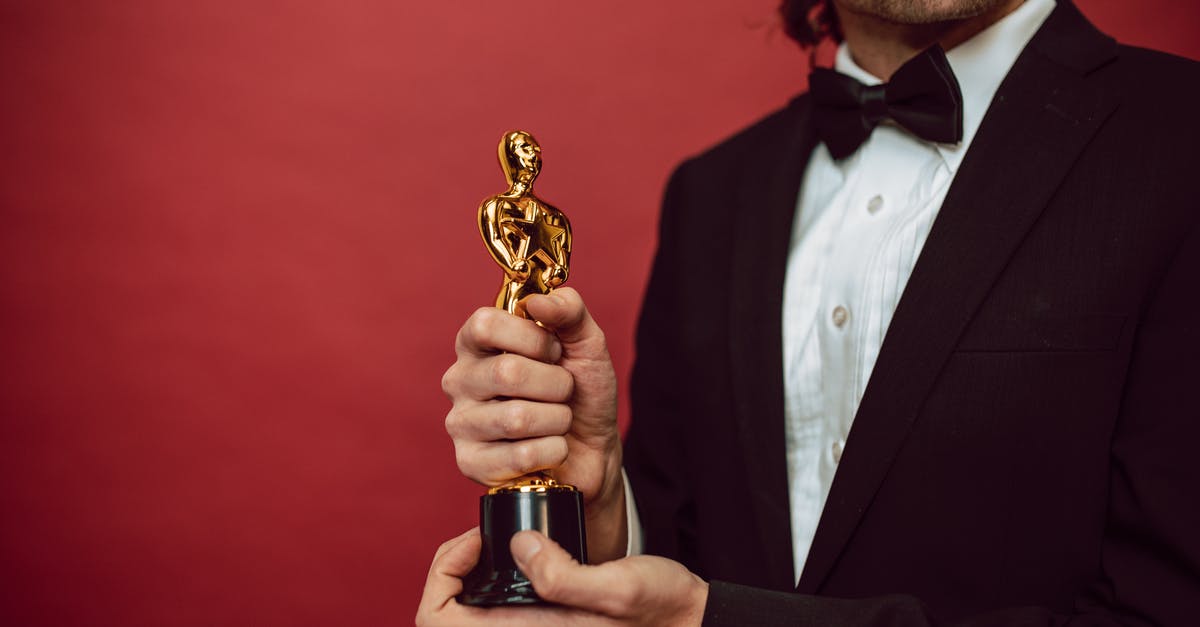 What is the best standmixer 350 wattage or higher [closed] - An Actor Holding His Award