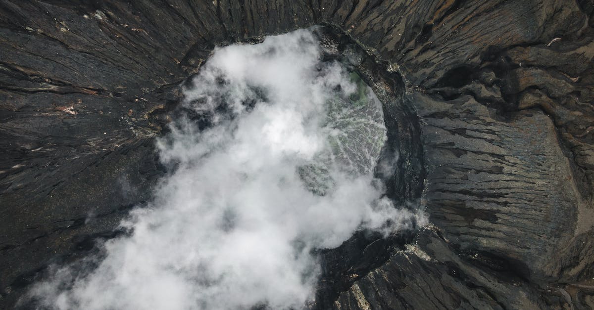 What is the impact of high heat on wine? - Crater of active volcano with clouds of steam What is the impact of high heat on wine? - Crater of active volcano with clouds of steam