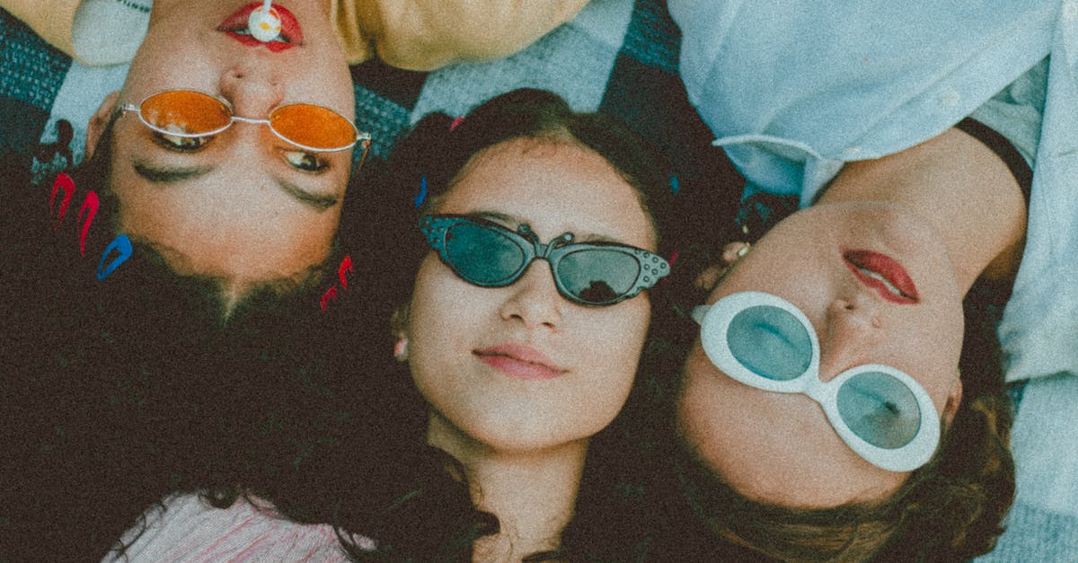 What is the purpose of vinegar in this lollipop recipe? - Woman Wearing Black Sunglasses What is the purpose of vinegar in this lollipop recipe? - Woman Wearing Black Sunglasses