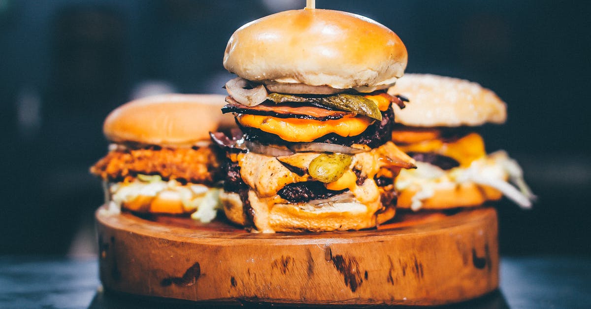 What is the secret of making a really juicy burger? - Close-Up Photography Of Hamburger What is the secret of making a really juicy burger? - Close-Up Photography Of Hamburger