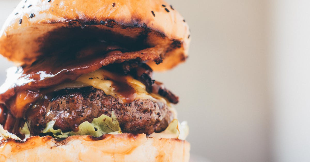What is the secret of making a really juicy burger? - Close-Up Photo Of Burger What is the secret of making a really juicy burger? - Close-Up Photo Of Burger