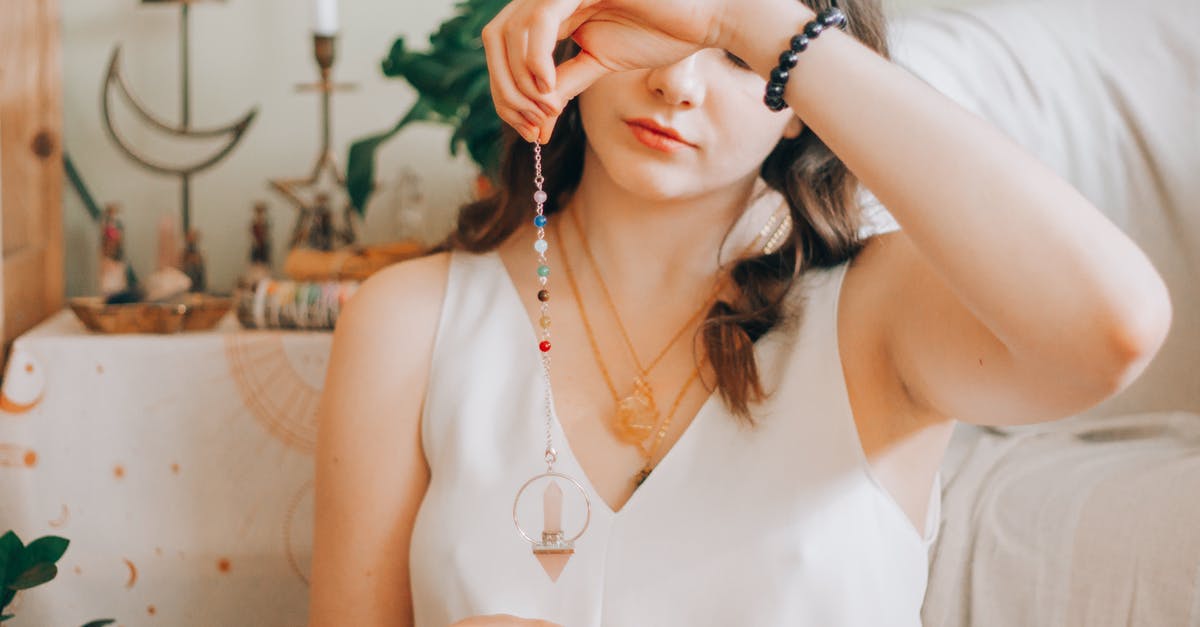 What kind of yeast is this? - Woman telling fortune with silver pendant What kind of yeast is this? - Woman telling fortune with silver pendant
