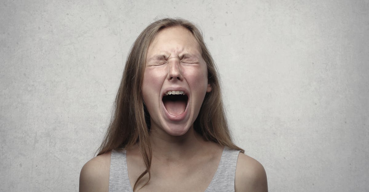 What makes pineapples cause a burning / itchy feeling in the mouth? - Woman in Gray Tank Top What makes pineapples cause a burning / itchy feeling in the mouth? - Woman in Gray Tank Top