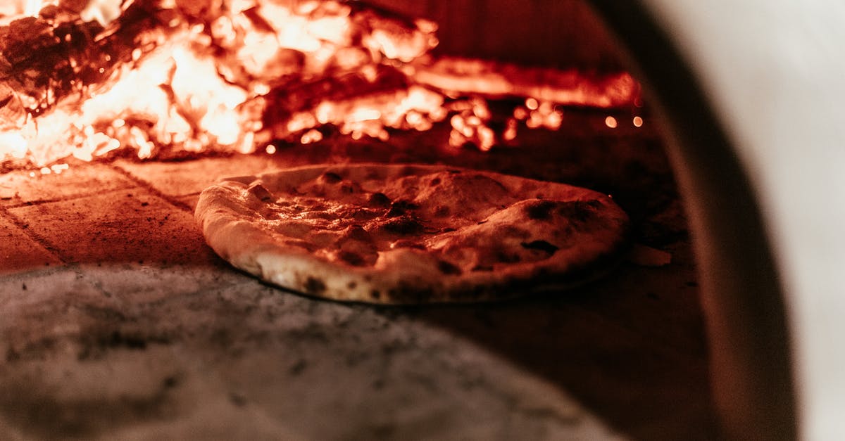 What makes pineapples cause a burning / itchy feeling in the mouth? - Selective Focus Photo of Pizza in Furnace What makes pineapples cause a burning / itchy feeling in the mouth? - Selective Focus Photo of Pizza in Furnace