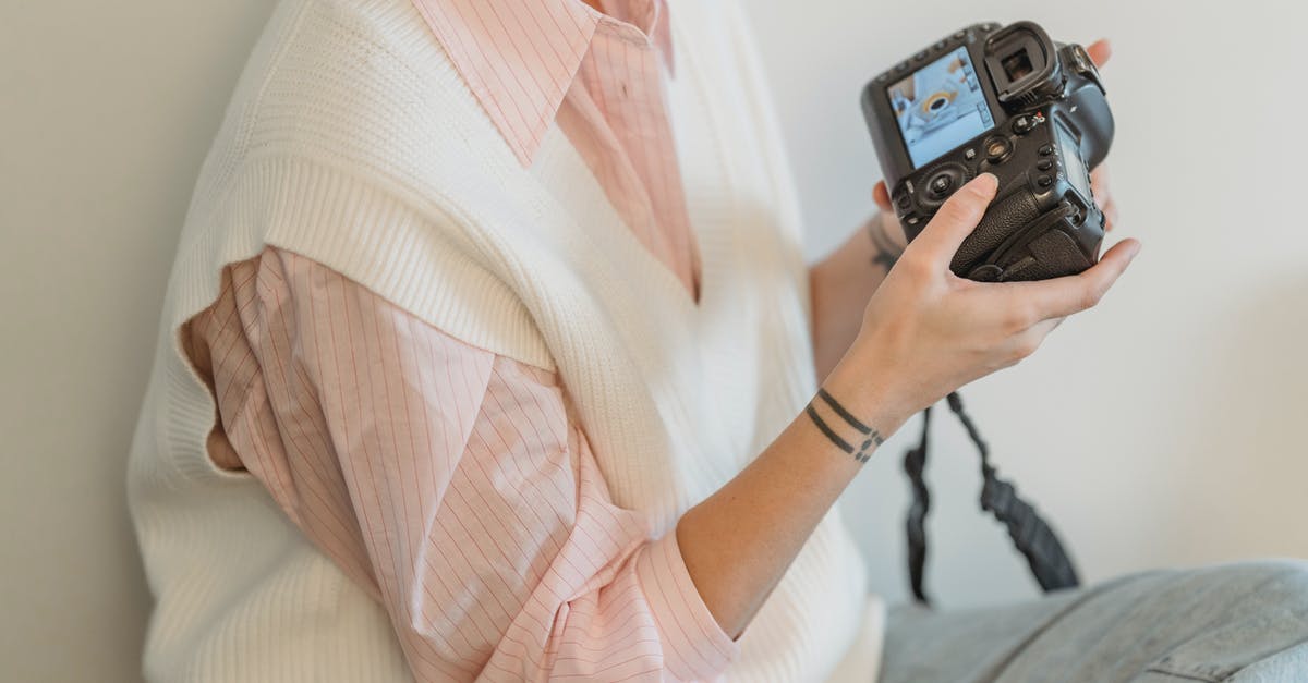 What setting on a thermomix would create a simmer? - Crop anonymous female photographer wearing casual clothes looking through pictures in professional photo camera against white wall in light room What setting on a thermomix would create a simmer? - Crop anonymous female photographer wearing casual clothes looking through pictures in professional photo camera against white wall in light room