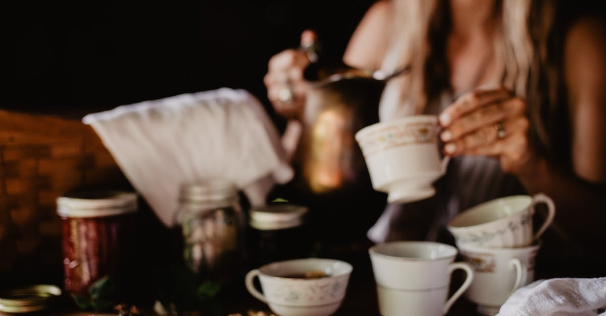 Which caffeine-free tea herbs have tannins? - White Ceramic Cups Which caffeine-free tea herbs have tannins? - White Ceramic Cups
