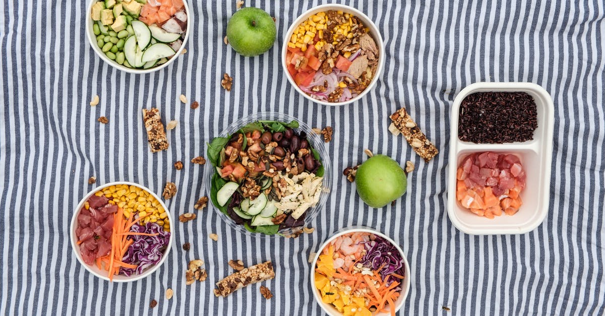 Which meat tastes different by gender? - Healthy picnic food on striped plaid Which meat tastes different by gender? - Healthy picnic food on striped plaid