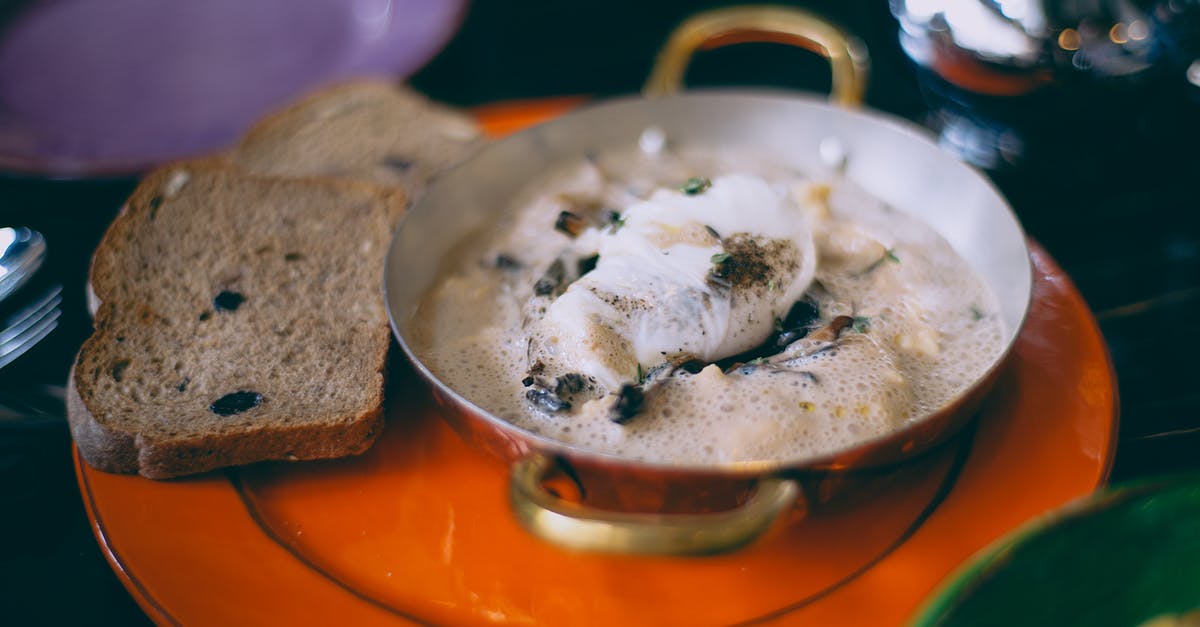 White bread without the "yeasty" or "bready" flavor - Delicious seafood served in pan White bread without the "yeasty" or "bready" flavor - Delicious seafood served in pan