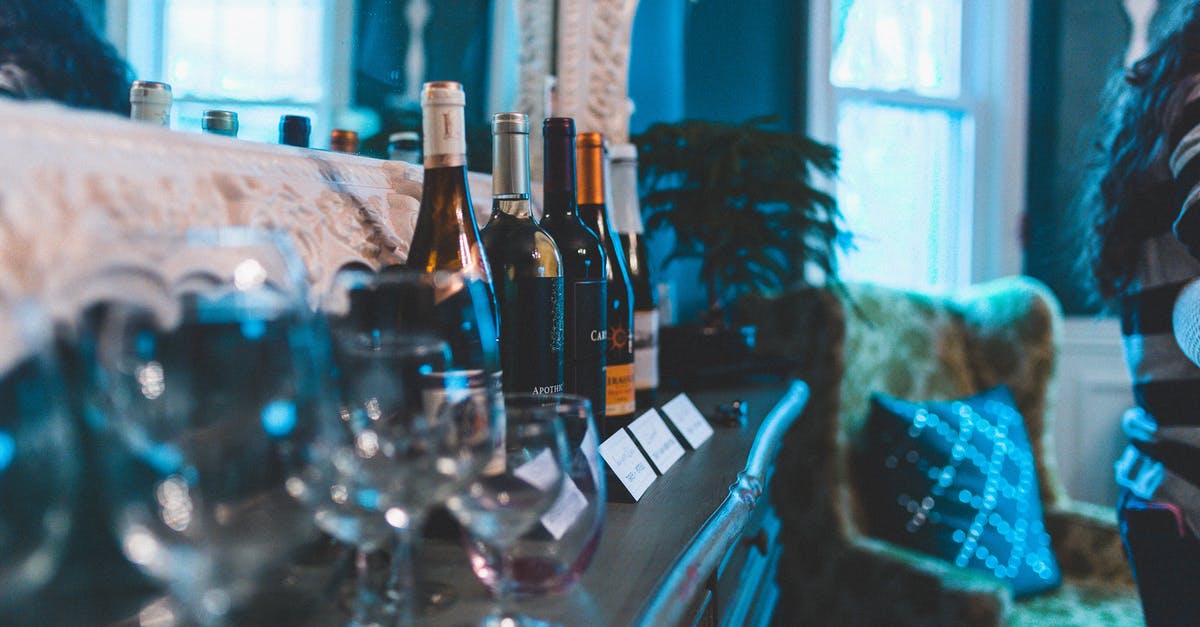 Why are red wine glasses wider than white wine glasses? - Wine Bottles and Drinking Glasses Why are red wine glasses wider than white wine glasses? - Wine Bottles and Drinking Glasses