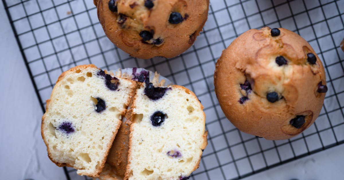Why are the blueberries in my blueberry muffins not melting? - Blueberry Muffins on Black Mesh Steel