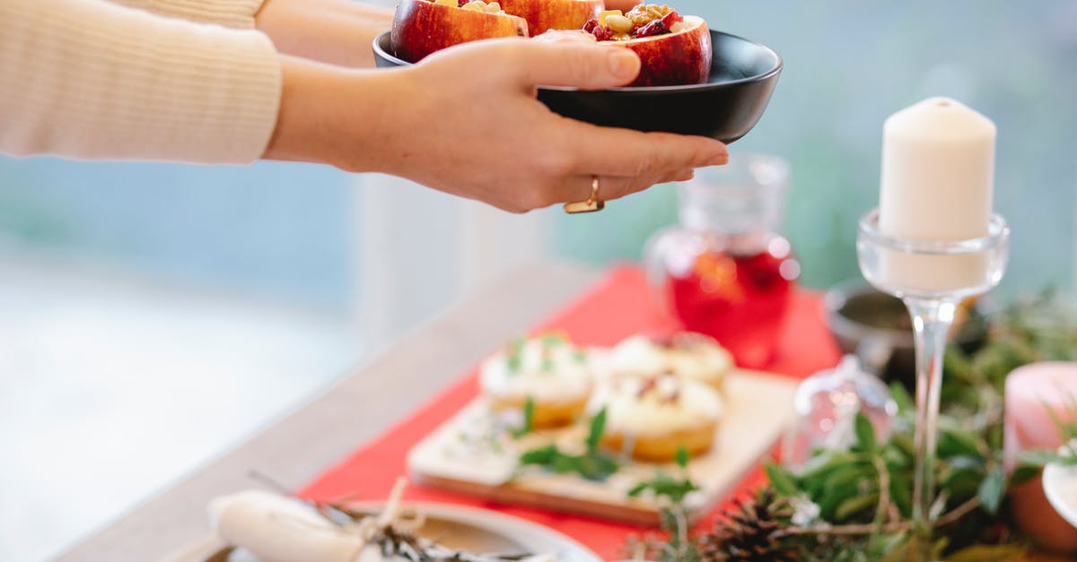 Why did apple filling in the pie turn to mush? - Crop chef with appetizing filled baked apples on Christmas day Why did apple filling in the pie turn to mush? - Crop chef with appetizing filled baked apples on Christmas day