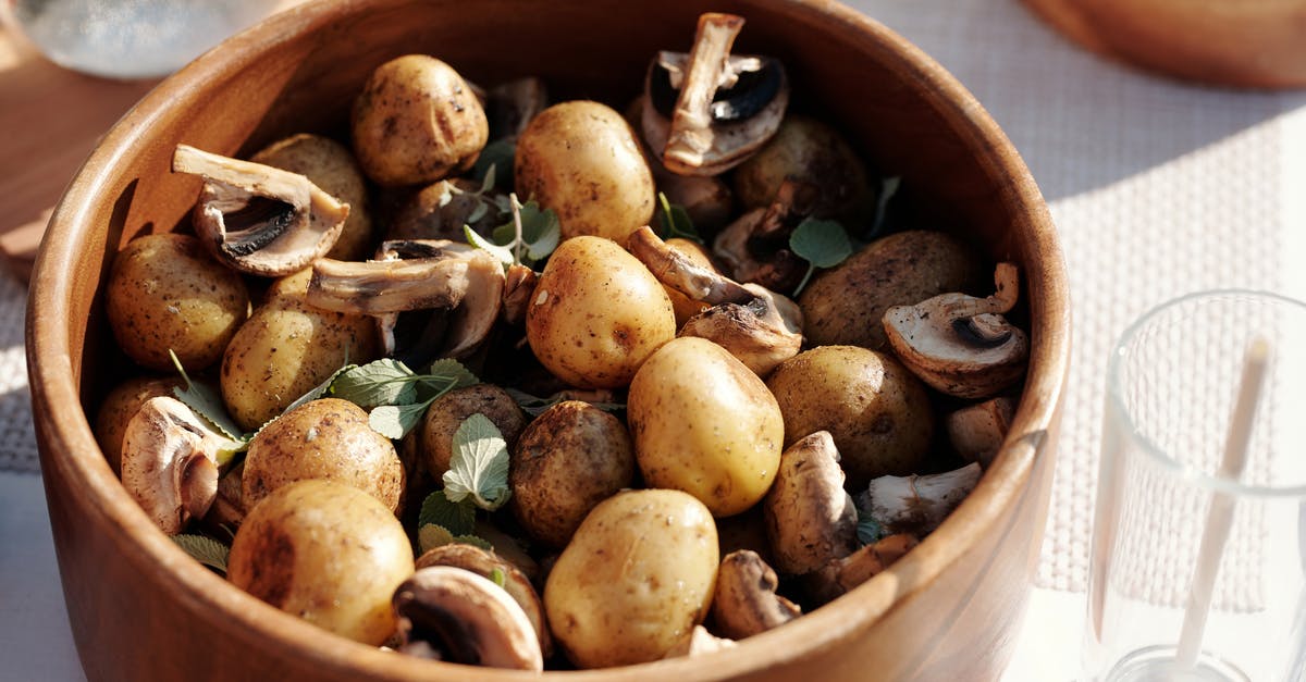 Why does cooking mushrooms longer alter the taste so much? - Brown and Green Mushrooms in Brown Wooden Bowl Why does cooking mushrooms longer alter the taste so much? - Brown and Green Mushrooms in Brown Wooden Bowl