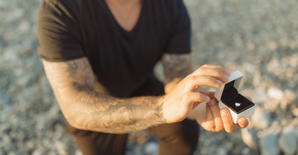 Why does my cauliflower puree taste mustardy after two days? - Man in Black Crew Neck T-shirt Holding Black Smartphone Why does my cauliflower puree taste mustardy after two days? - Man in Black Crew Neck T-shirt Holding Black Smartphone
