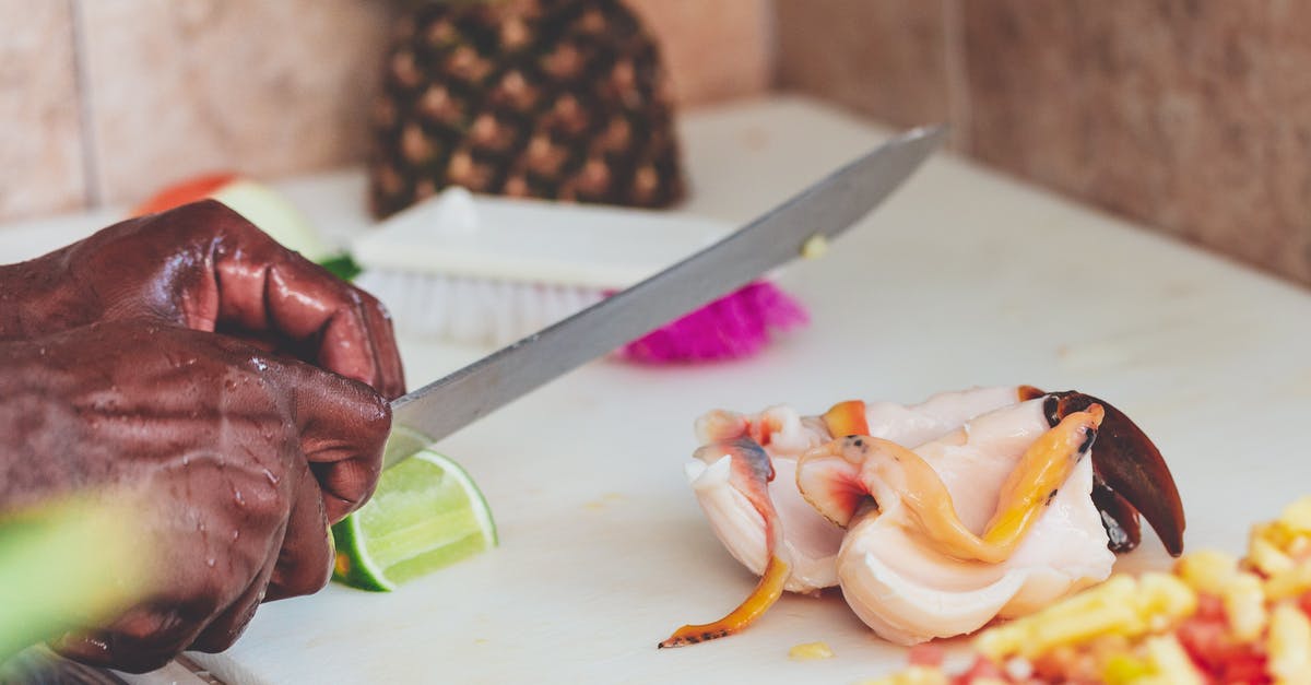 Why use chopped tomatoes and tomato paste/puree? - Person Holding Knife Why use chopped tomatoes and tomato paste/puree? - Person Holding Knife