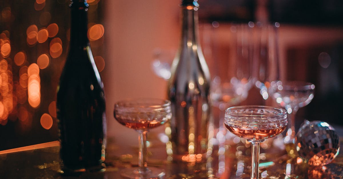 Wild Mustang champagne cocktail - Clear Wine Glass Lot Wild Mustang champagne cocktail - Clear Wine Glass Lot