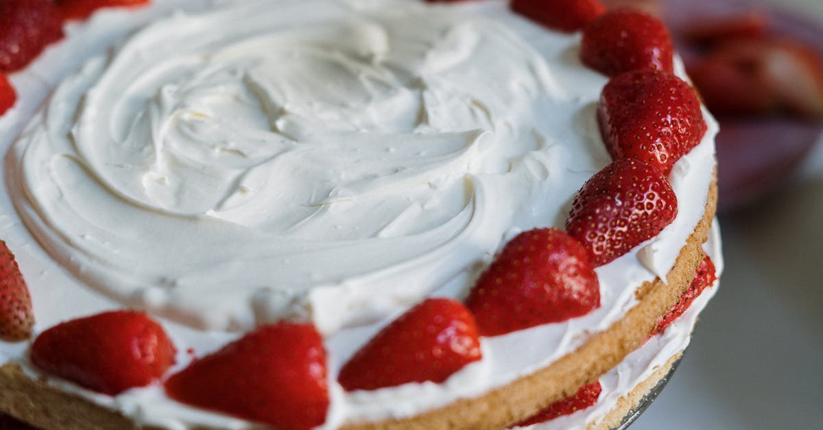 Will fresh strawberries make a cake soggy? - Strawberry Cake on White Ceramic Plate Will fresh strawberries make a cake soggy? - Strawberry Cake on White Ceramic Plate