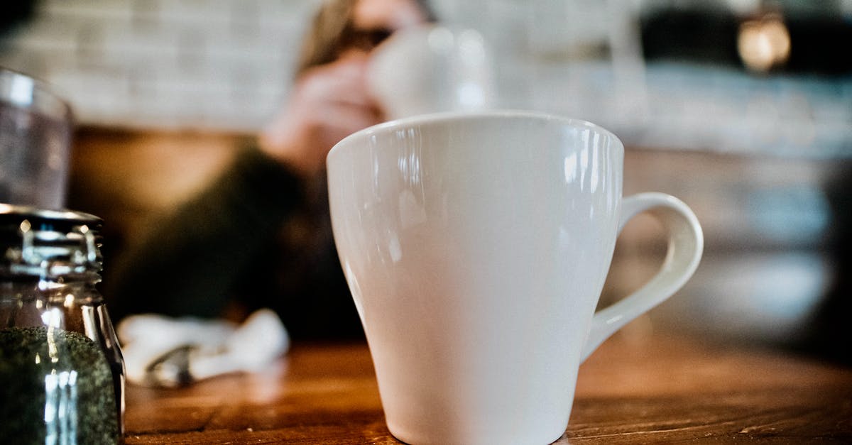 Will ground sealed pepper have lost it freshness? - Cup of coffee against anonymous person in cafe Will ground sealed pepper have lost it freshness? - Cup of coffee against anonymous person in cafe