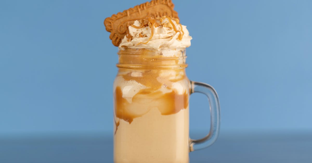 wishy-washy caffè frappè - Close-Up Shot of a Caramel Frappe wishy-washy caffè frappè - Close-Up Shot of a Caramel Frappe