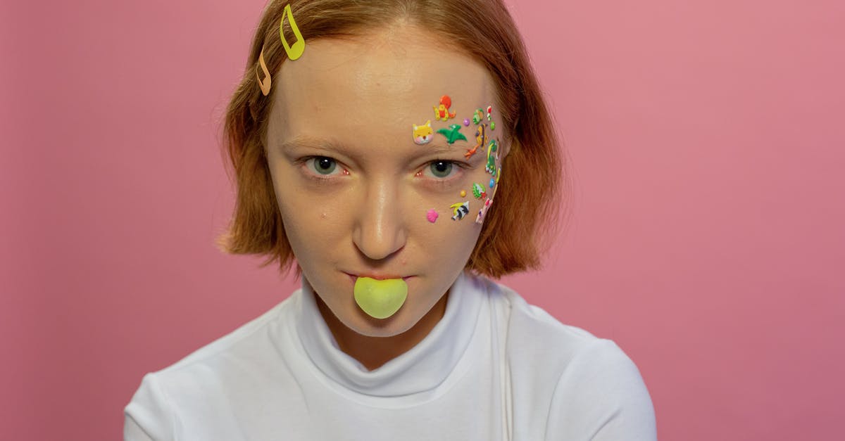 Xanthan Gum in sauce/gravy - Lady with animal stickers on face blowing bubble with gum Xanthan Gum in sauce/gravy - Lady with animal stickers on face blowing bubble with gum